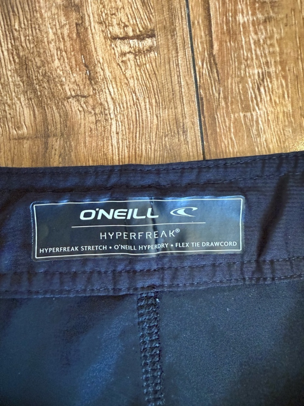 O'Neill Men’s Black Swim Board Shorts Contrast Seams Drawstring Pockets Size 32 - Picture 3 of 10